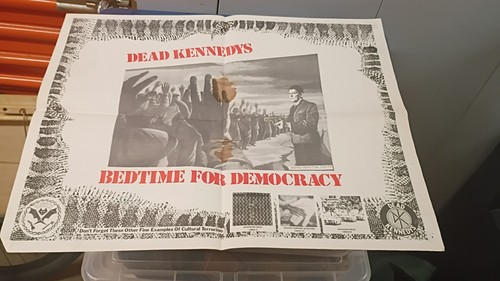 Poster dead kennedys dag - +,